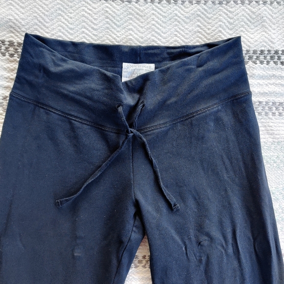 COUNTRY ROAD|| BLACK STRAIGHT LEG SWEATPANTS SIZE- XS - Picture 2 of 9